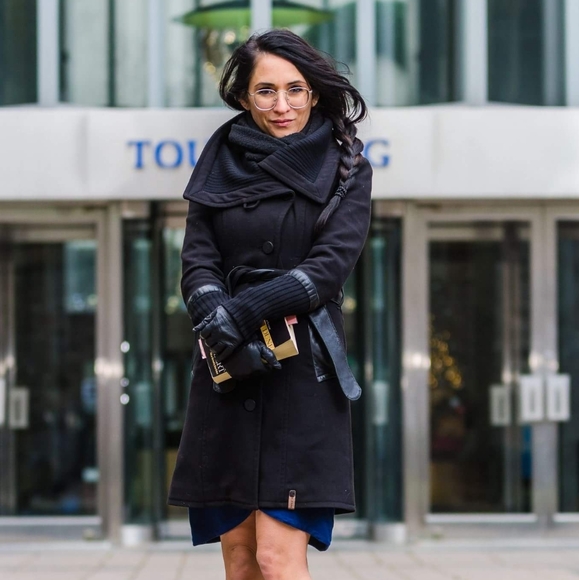 Meet your Posher, Valérie - Picture 1 of 1